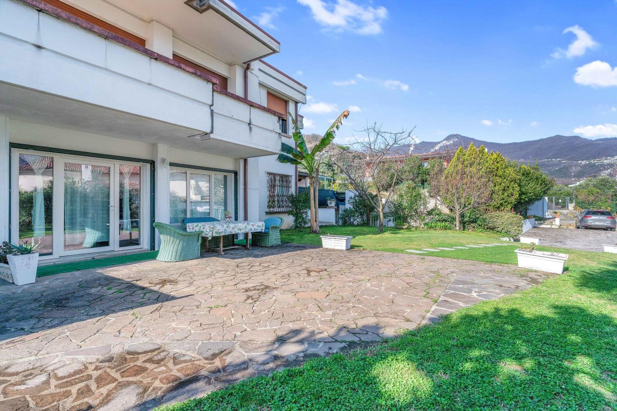 Ampia Dimora A Salo Con Parcheggio E Giardino Lägenhet Exteriör bild